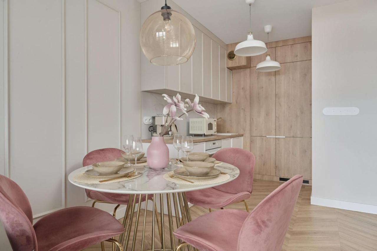 Elegant Apartment With Balcony Krakowska Wroclaw By Renters Prestige Esterno foto