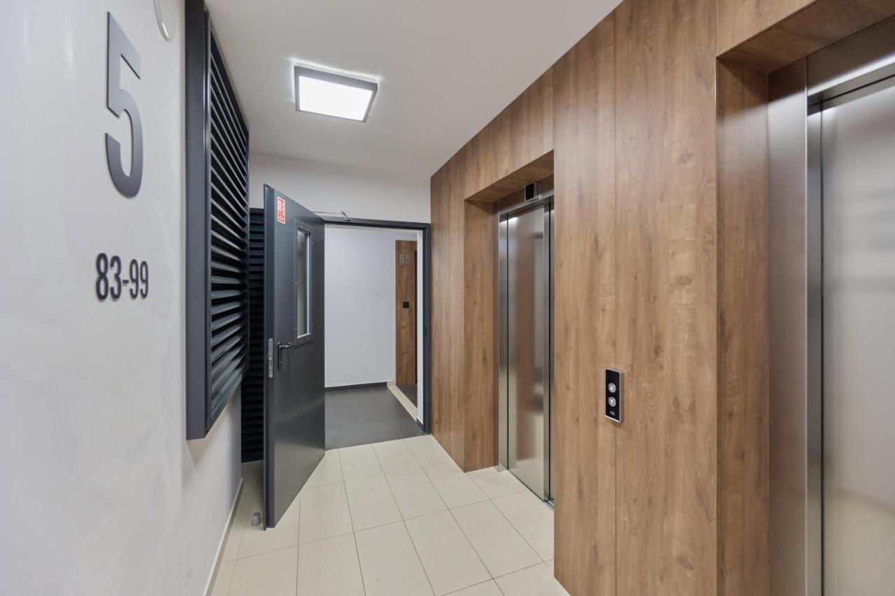 Elegant Apartment With Balcony Krakowska Wroclaw By Renters Prestige Esterno foto